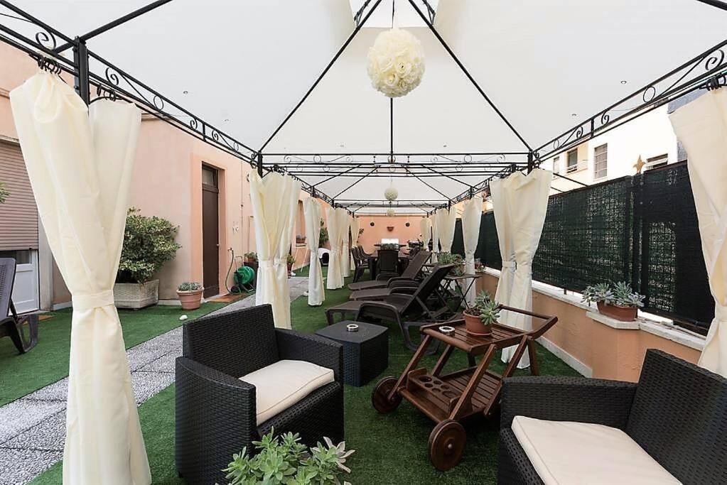 Terrazze Italiane City Center - White Apartment Verona Bagian luar foto