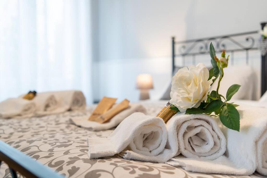 Terrazze Italiane City Center - White Apartment Verona Bagian luar foto